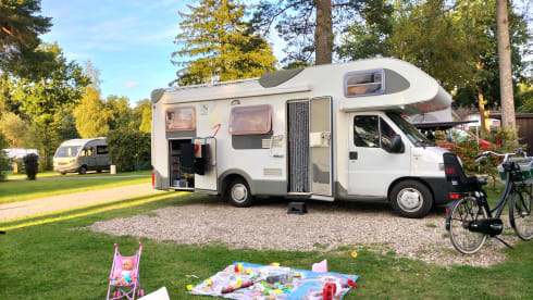 111 Knaus 708G – 6p Knaus alcove from 2000