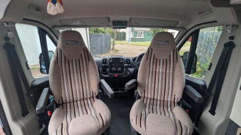 Wallace the Wildax – Family 4 berth campervan