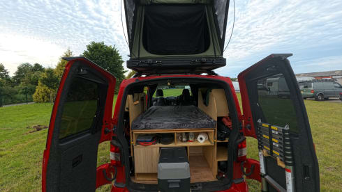 Poppy – 4 berth Volkswagen campervan from 2011