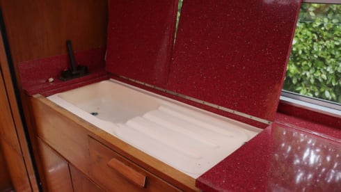 Moggie – 1963 Morris J2 Vintage 4 berth Campervan
