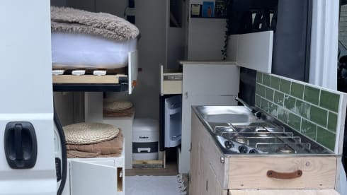 Off-grid 2-person campervan 