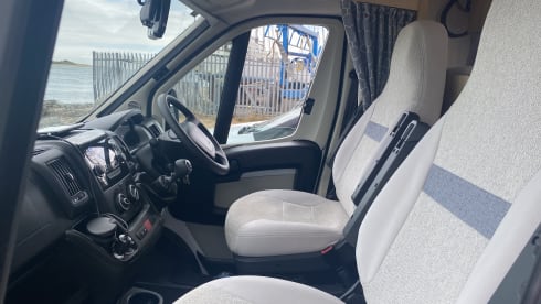 FUN BUS :0) – Large 6 berth Family Motorhome