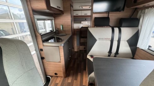 Luxurious 2-person camper, very complete, not too big