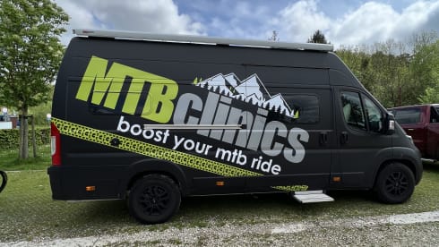 Ride 2 – Campervan for bikers