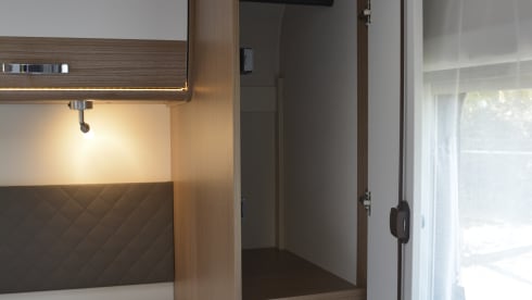 Carado T339 – ULTIMATE FREEDOM! Luxurious and complete camper with Queensbed and Luxurious interior