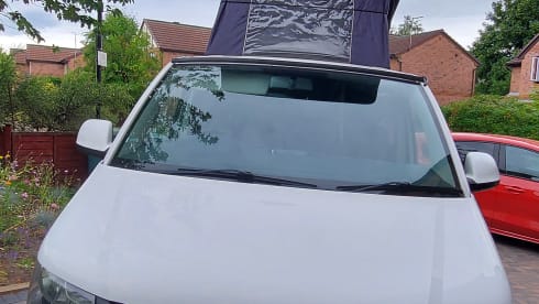Transporter-Saurus-Rex – Transporter-Saurus-Rex... a 4 berth Volkswagen campervan from 2010