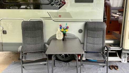 Meneer Antonio Jansen – Knaus 650MEG Sun Ti 160HP Lit français 2x Climatisation Silverline de 2009 (bearlock)