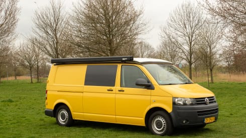 Yellow Submarine – Bus camper VW T5 Extended - Just like a car
