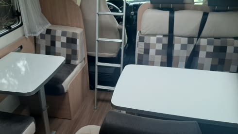 Sunlight A72 – Ideal spacious and neat alcove family camper.