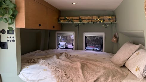 B&Bus – COZY AND COMFORTABLE VW CRAFTER CAMPER VAN