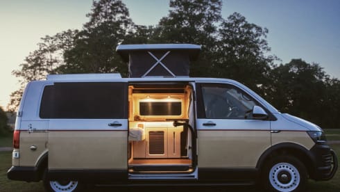 The Vancrafters – 2p Volkswagen campervan The Vancrafters Interior