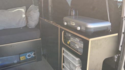 Camper incognito  – 2p Ford bus from 2018