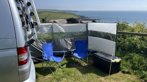 Hayes – LWB 4 Berth VW Transporter with 'king size' bed & pop top