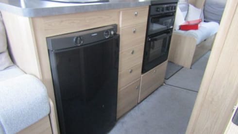 Darcy – Luxury 6 berth motorhome includes insurance and breakdown
