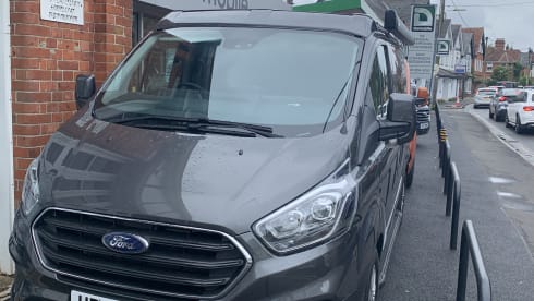 Scarlet The dormobile – Camper Ford a 4 posti letto del 2021