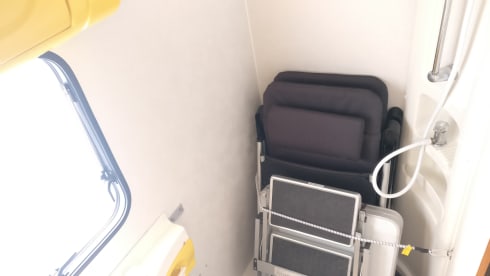 Nice compact camper with spacious kitchen