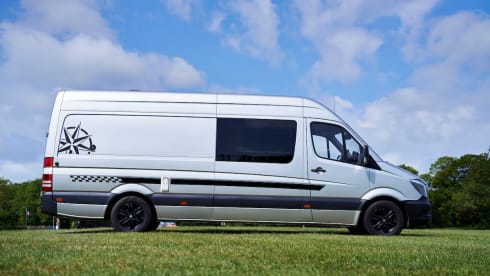 Silver Comet – 4 Berth Mercedes Sprinter Luxury Camper