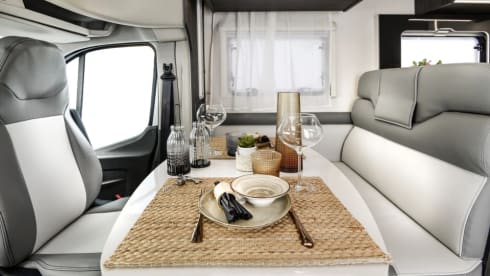 New 71 reg Roller Team 696 4 Birth Luxury Motorhome