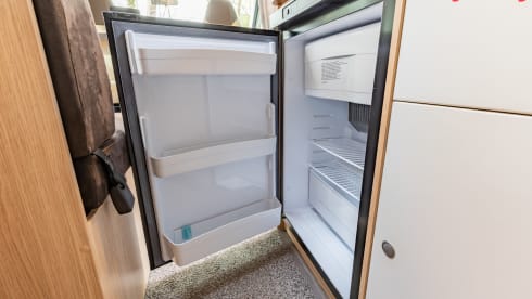 Almost new compact Sunlight (Hymer) type V66 with complete inventory