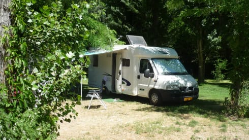 Rent a nice camper, extra's including bike rack