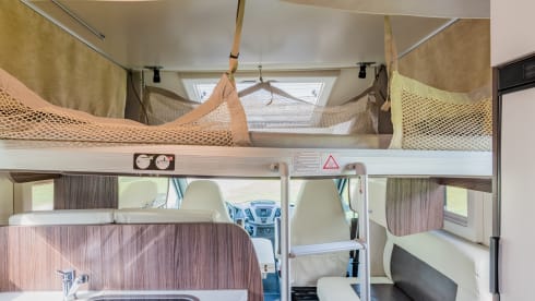 Summer Boy – 4p Benimar camper with large king size bed