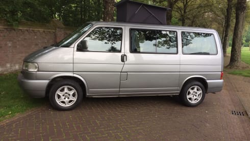 Mandala - Cozy and robust VW T4 multivan with lifting roof