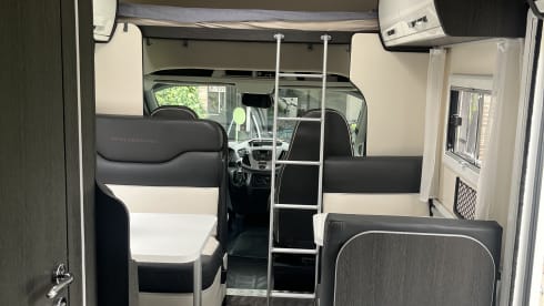 Wolly – 5p Ford alcove from 2019