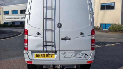 TT Adventure – 4 berth Mercedes-Benz bus from 2010