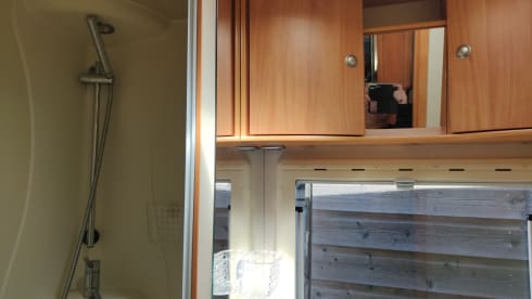 Adriaatje – 6p Adria alcove camper from 2008 The ideal family camper
