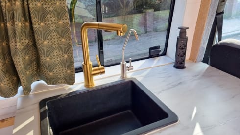De EcoExpress – New: Luxury gas-free off-grid camper