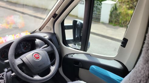 Flossieflo – 2 berth 2014 fully equipped Fiat Bessacarr 