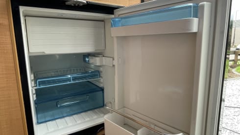 Movano – 2 berth Vauxhall Movano campervan with many extras!