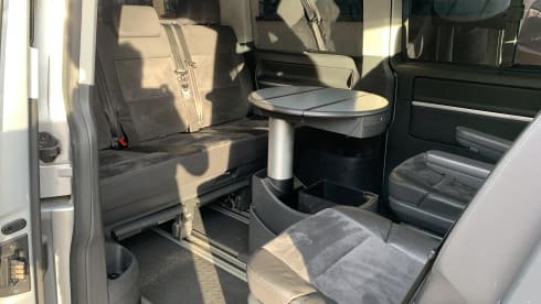 VW MULTIVAN 7 POSTI con LETTO e RISCALDAMENTO AUTONOMO 