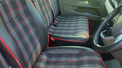 Los – 4 berth Volkswagen campervan from 2020