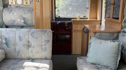 Tali – 4 berth Peugeot bus from 2006