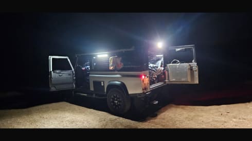 The Silver Bullit – Landrover Defender (Portugal) 110 One-of-a-kind 4x4 Offroad camper