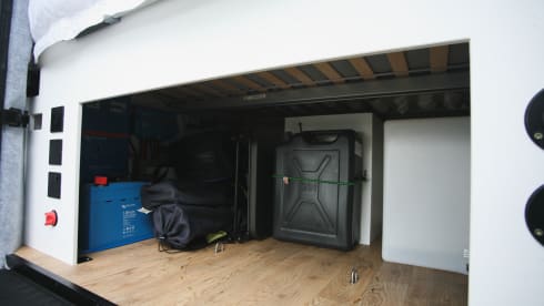 Ian Teal  – Off Grid Festival Ready Campervan!