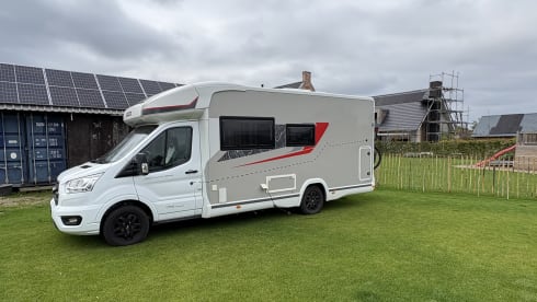 Ford Challenger 6 persoons, stapelbedden en hefbed