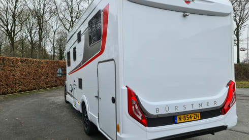 N854ZH – Very luxurious Burstner Lyseo Privilege 728 G length bed | miles free!