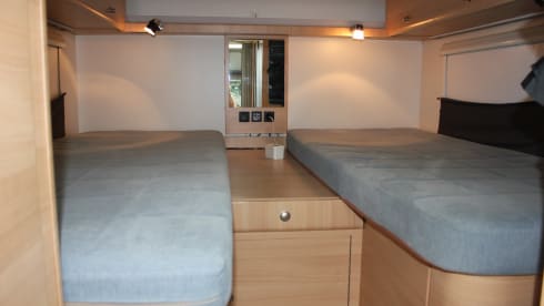 3p Knaus semi-integrated from 2010, Van TI 600 ME, 130 Multijet camper
