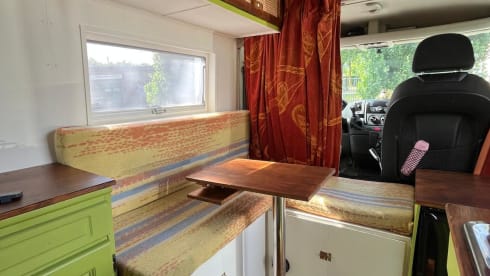 Dino – 2-person Peugeot bus from 2014