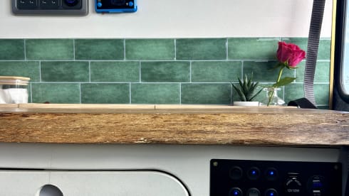 The Defender – Pop Top Off-Grid Land Rover Defender Camper