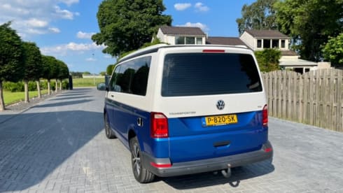 VW T6 Automaat – Aloha Beach Camper Blue
