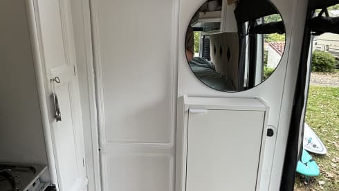 Bob – Peugeot bus camper (extra long comfortable bed)