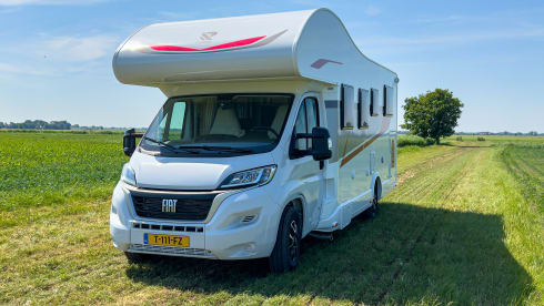 Super camper with 5 fixed beds! 2023