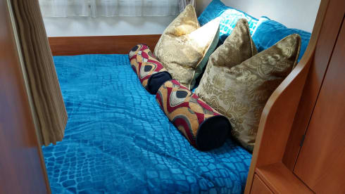 Very luxurious 2p Laika semi-integrated camper