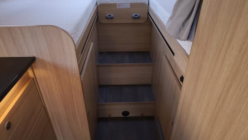 Vrij & Blij – Spacious Sunlight T66 with single longitudinal beds, year of manufacture 2019 with 150 hp (euro 6)