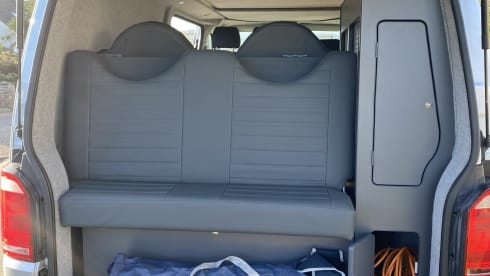 Roxy – VW T6 LWB Manual sleeps 4