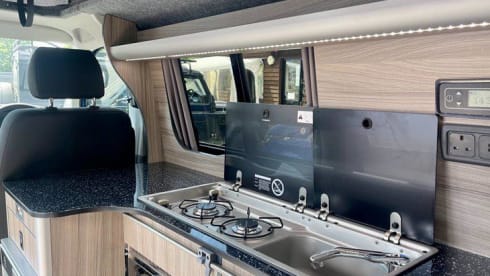 (VW003) 2022 AUTO 'Rebellion' VW Camper Van Sleeps 2 Adults + 2 children