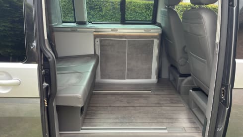 The Smiling Van – Camper Volkswagen per 4 persone, modello 2023